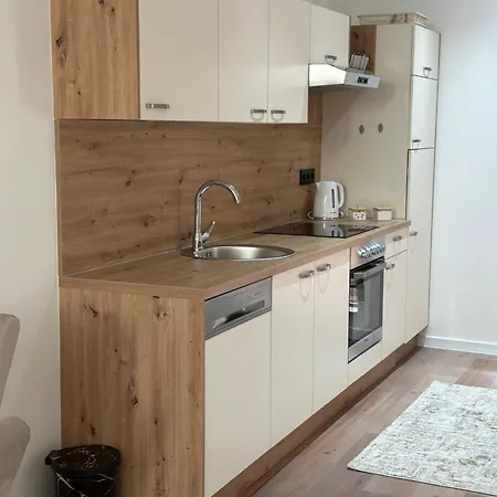 Luxury Pyramid Апартаменты Високо