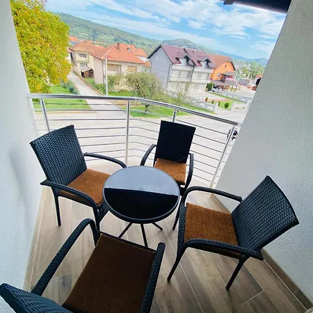 Luxury Pyramid Apartament *