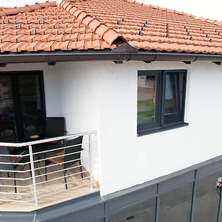 Luxury Pyramid Апартаменты Високо