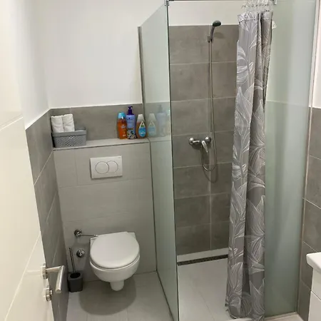 Luxury Pyramid Apartman *